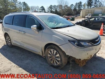 Used 2020 Chrysler Pacifica Limited w/ Advanced Safetytec Group