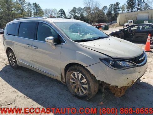 Used 2020 Chrysler Pacifica Limited w/ Advanced Safetytec Group image 1