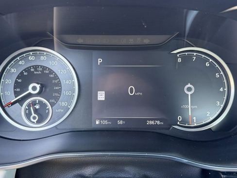 Used 2025 Genesis G70 2.5T image 14