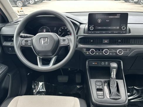 Used 2025 Honda CR-V EX image 3