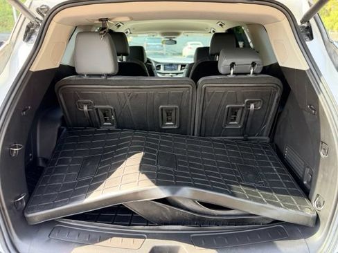 Used 2021 Buick Enclave Essence w/ Sound and Sites Package FWD image 28