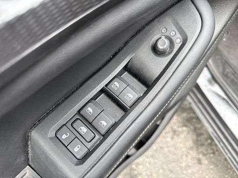 Used 2023 Jeep Grand Cherokee Altitude AWD/4WD image 24