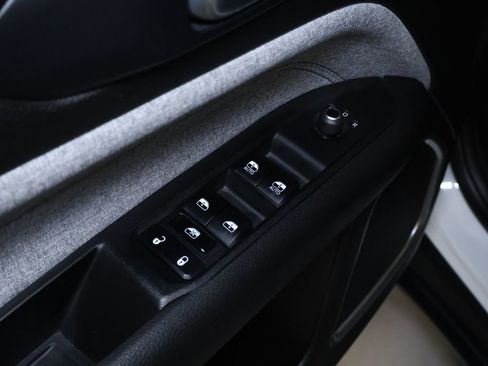 Used 2024 Jeep Compass Latitude AWD/4WD image 13