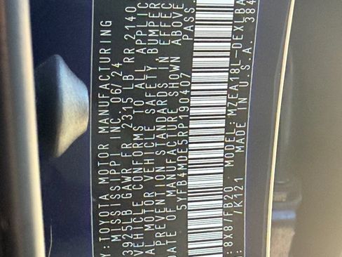 Used 2024 Toyota Corolla LE FWD image 29
