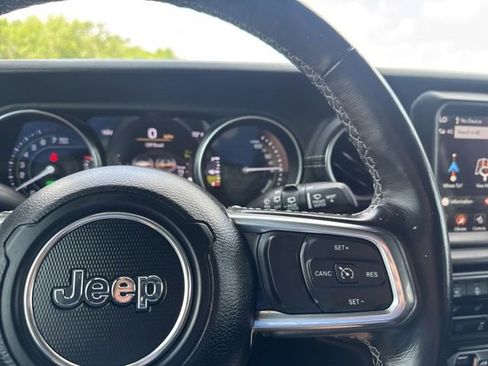 Used 2023 Jeep Wrangler Unlimited Sahara w/ Cold Weather Group AWD/4WD image 15