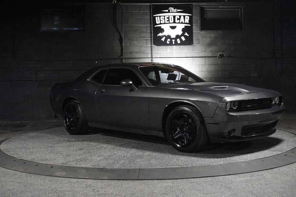 Used 2018 Dodge Challenger R/T w/ Blacktop Package RWD image 13