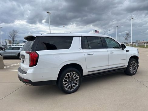Used 2023 GMC Yukon XL Denali Ultimate image 5