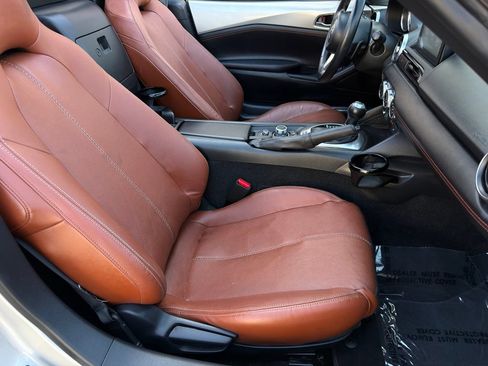 Used 2023 MAZDA MX-5 Miata Grand Touring RWD image 11