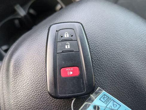 Used 2022 Toyota RAV4 XLE FWD image 26