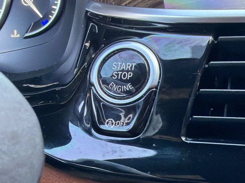 Used 2018 BMW 540i xDrive AWD/4WD image 16
