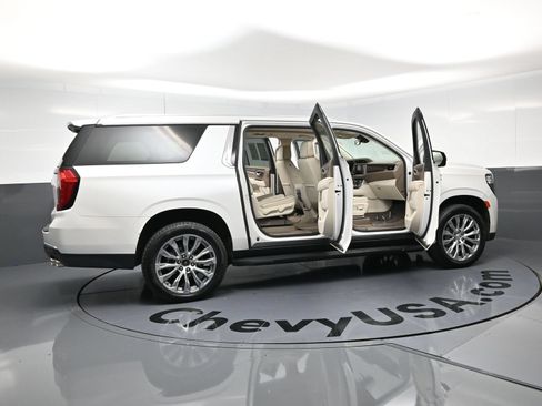 Used 2022 GMC Yukon XL Denali AWD/4WD image 25