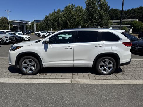 Used 2017 Toyota Highlander Limited AWD/4WD image 5