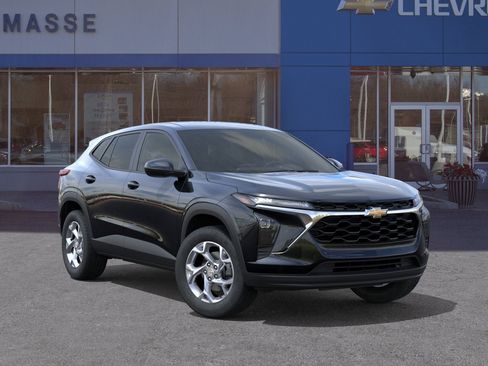 New 2026 Chevrolet Trax LS w/ LS Convenience Package FWD image 7