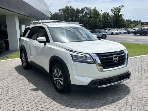 Used 2024 Nissan Pathfinder SL image 7