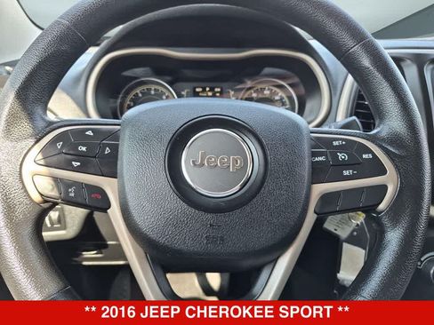 Used 2016 Jeep Cherokee Sport FWD image 21