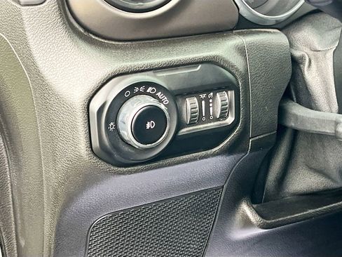 Certified 2018 Jeep Wrangler Sport AWD/4WD image 10