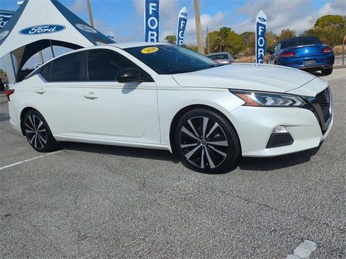 Used 2020 Nissan Altima 2.5 SR image 2
