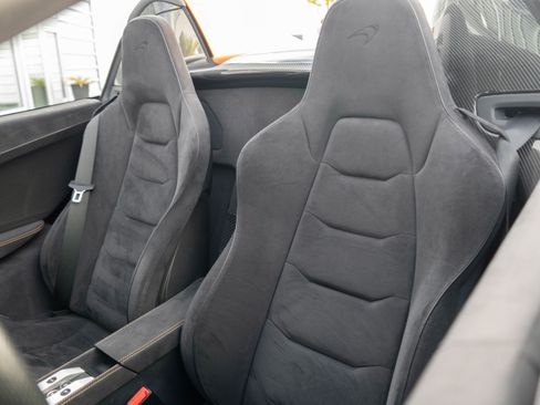 Used 2015 McLaren 650S Spider image 13