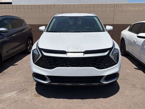 Used 2023 Kia Sportage EX AWD/4WD image 3