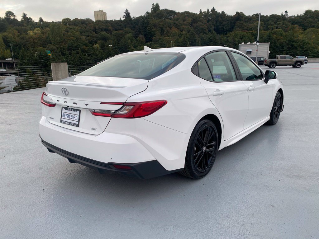 Used 2025 Toyota Camry SE FWD image 8