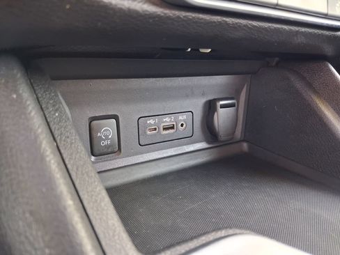 Used 2024 Nissan Sentra SV FWD image 25