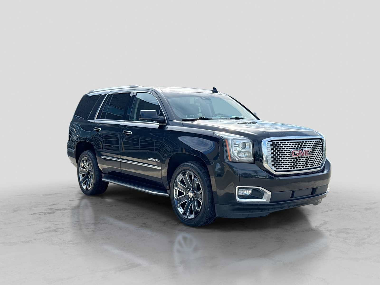 Used 2017 GMC Yukon Denali AWD/4WD image 8