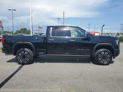 Used 2025 GMC Sierra 3500 Denali Ultimate AWD/4WD image 7