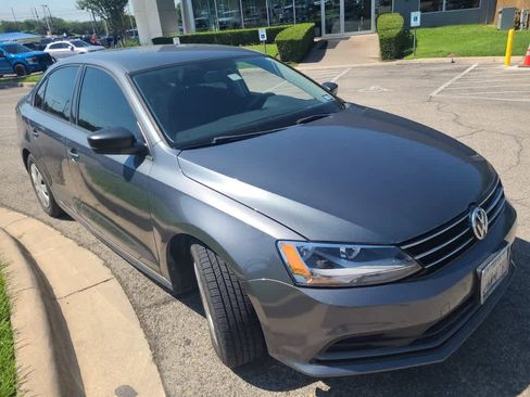 Used 2016 Volkswagen Jetta S FWD image 4
