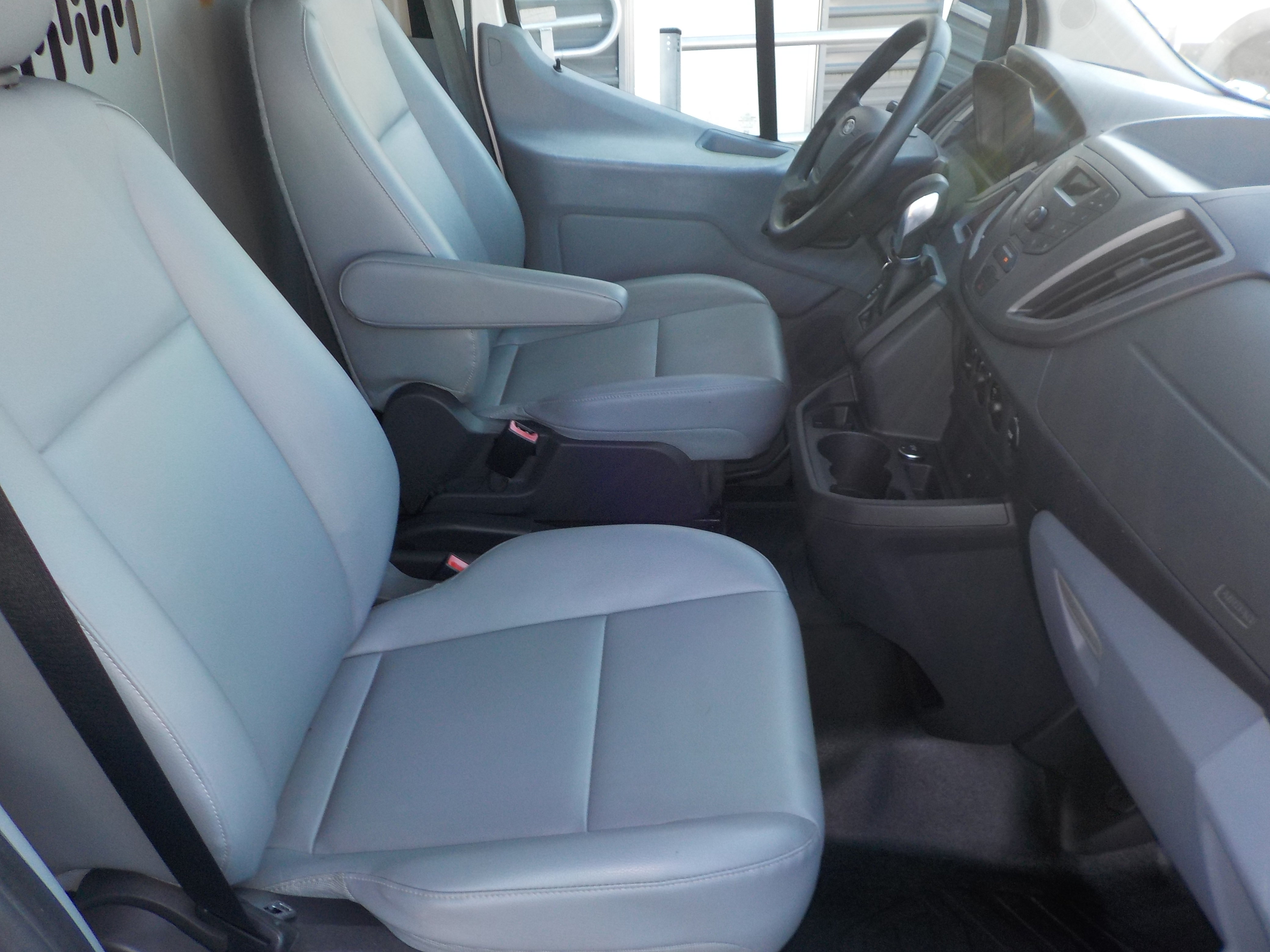 Used 2015 Ford Transit 150 130 Low Roof RWD image 21