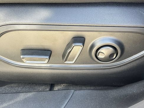 New 2026 Jeep Cherokee Overland w/ Advanced Pro Tech Group AWD/4WD image 8