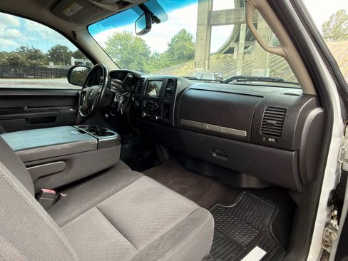 Used 2011 GMC Sierra 1500 SLE w/ Power Tech Package AWD/4WD image 17