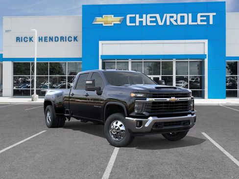 New 2026 Chevrolet Silverado 3500 LT image 2