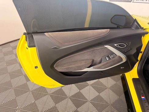 Used 2018 Chevrolet Camaro ZL1 RWD image 19