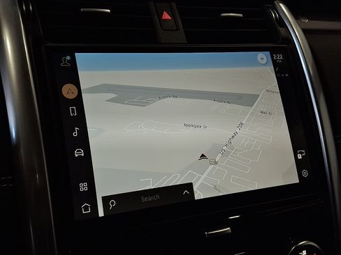 Certified 2025 Land Rover Discovery Dynamic SE image 17