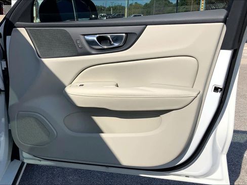 Used 2024 Volvo S60 B5 Core image 22