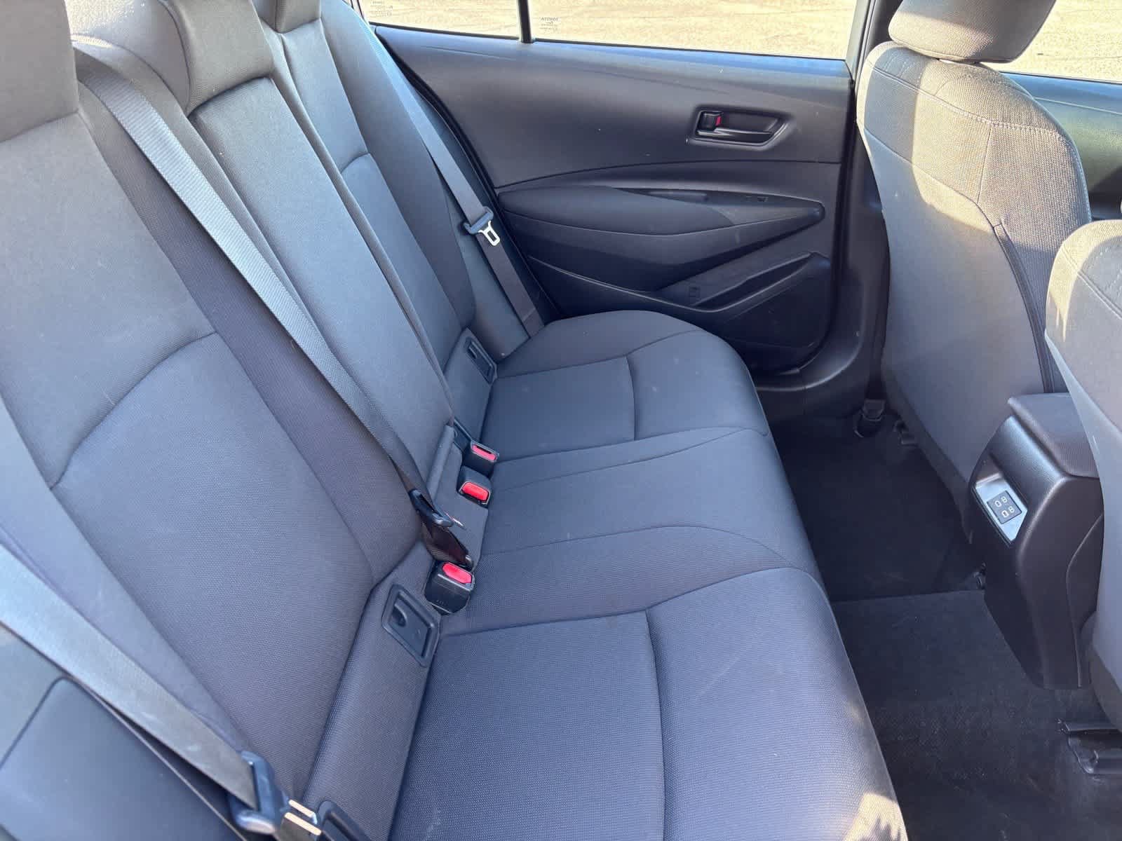 Used 2025 Toyota Corolla LE FWD image 10