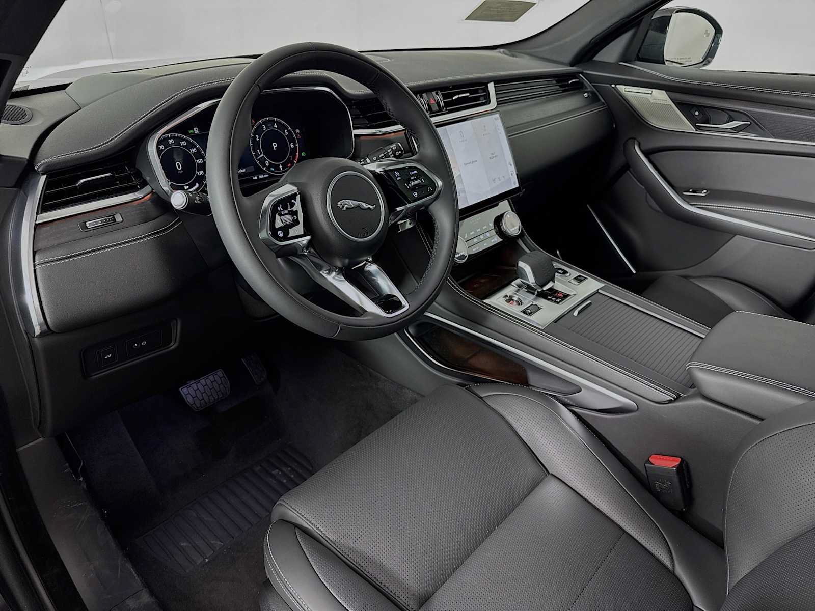 New 2026 Jaguar F-PACE R-Dynamic S AWD/4WD image 9