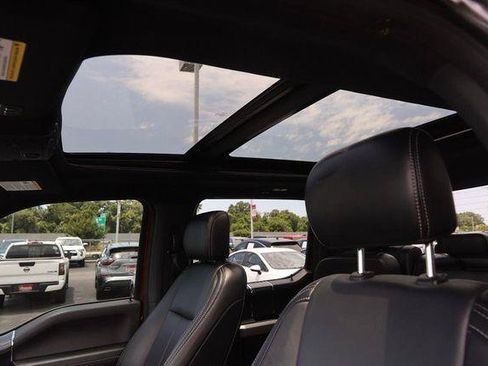 Used 2019 Ford F150 Lariat w/ Equipment Group 502A Luxury AWD/4WD image 8