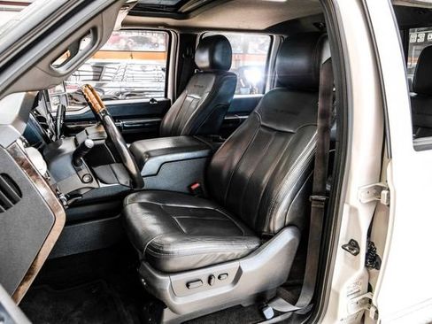 Used 2013 Ford F250 Platinum w/ FX4 Off Road Pkg image 23