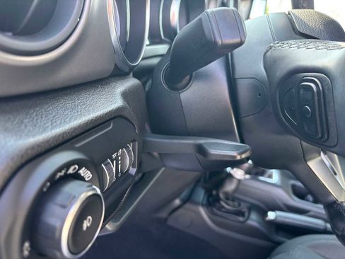 Used 2022 Jeep Wrangler Unlimited Sport w/ Sun And Sound Package image 19