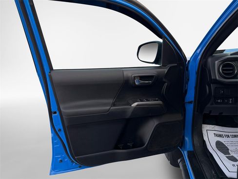 Used 2020 Toyota Tacoma TRD Sport image 14