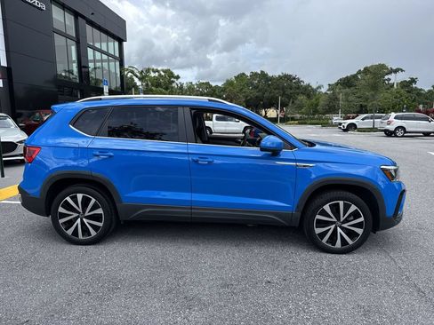 Used 2022 Volkswagen Taos SE FWD image 5