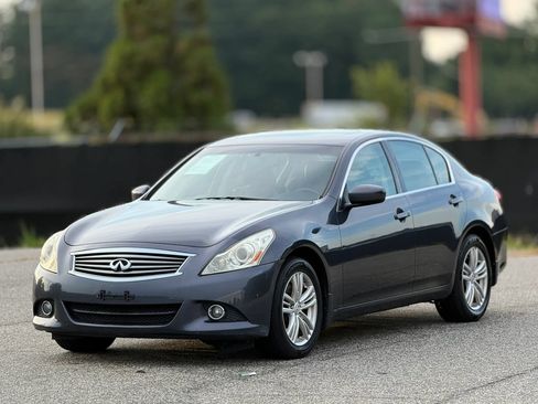 Used 2011 INFINITI G25 x w/ Moonroof Pkg AWD/4WD image 4