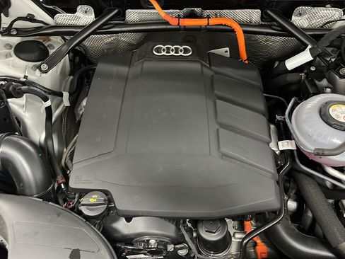 Used 2025 Audi Q5 e Premium Plus w/ Premium Plus Package AWD/4WD image 28