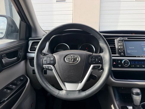Used 2016 Toyota Highlander Limited Platinum image 11