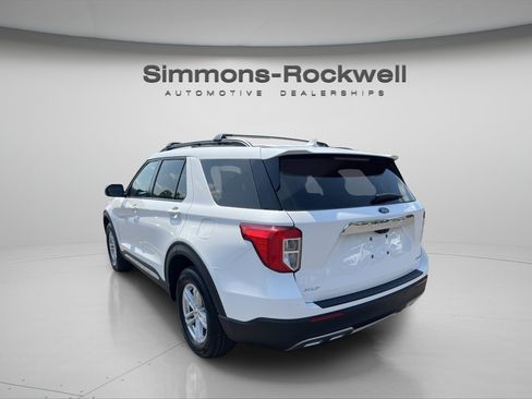 Used 2024 Ford Explorer XLT w/ Equipment Group 202A AWD/4WD image 3