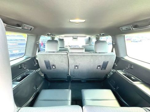 Used 2025 Lexus GX 550 w/ Accessory Package (2T) AWD/4WD image 21