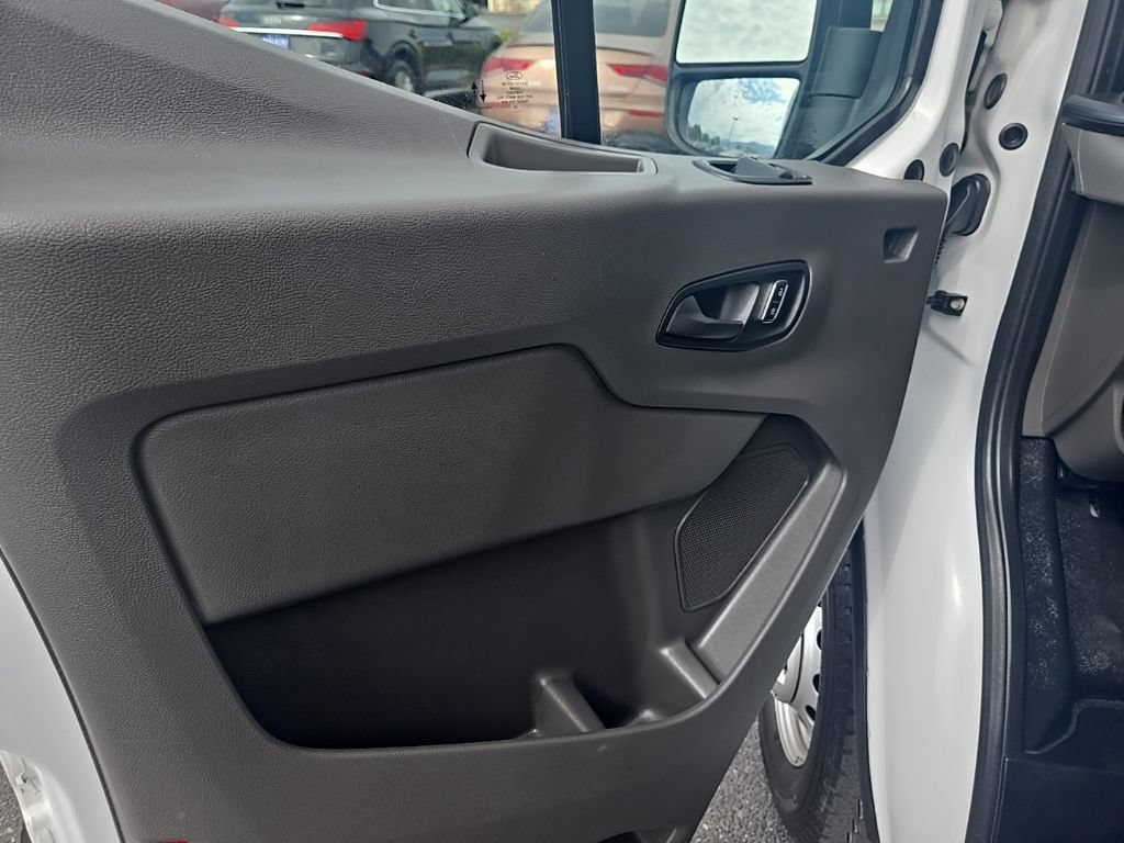 Used 2025 Ford Transit 250 148 High Roof Extended AWD image 9