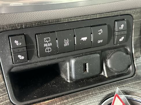 Used 2016 GMC Acadia SLT w/ Open Road Package AWD/4WD image 16