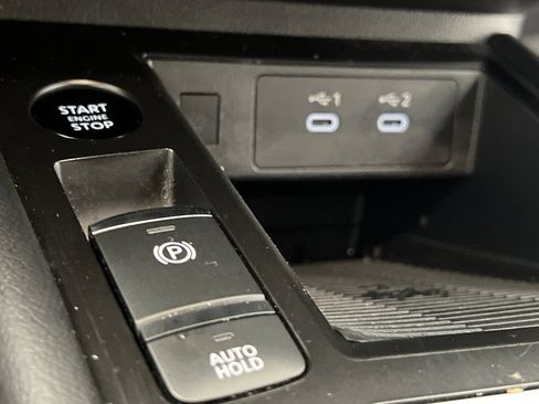 Used 2025 Nissan Kicks SV AWD/4WD image 52